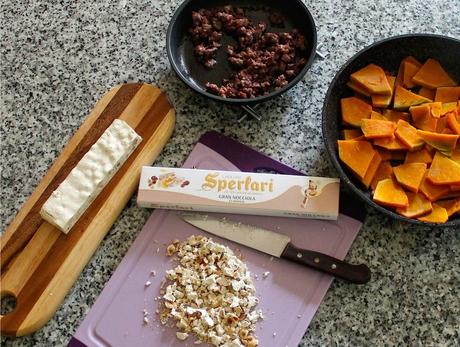 Pasta risottata con zucca, salsiccia e torrone alla nocciola per chi ama osare!