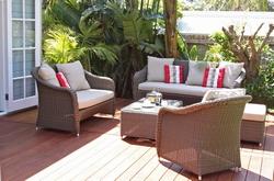 Linee che riprendono i salottini orientali sono apprezzabili