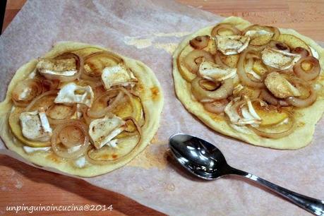 Flammkuchen con mele, chèvre e cipolle