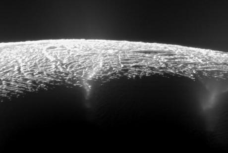 enceladus1-580x390