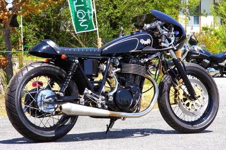 Yamaha SR 400 by MotorGarage Goods