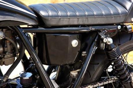 Yamaha SR 400 by MotorGarage Goods