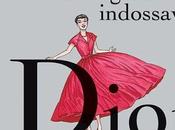 ragazza indossava Dior". Look tutto leggere guardare.