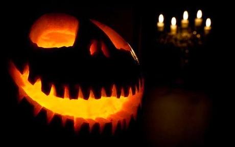 HALLOWEEN: ALL HALLOWS EVE. LA SUA STORIA E LE SUE ORIGINI. PER NON UNIFORMARSI AL COMMERCIALE.