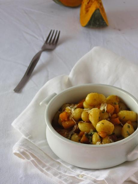 Gnocchi di patate con zucca, salvia e parmigiano