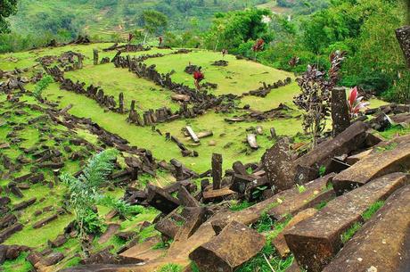 Gunung Padang piramide indonesiana di 9000 anni, scoperta che potrebbe riscrivere la storia