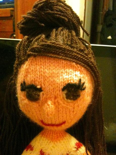 Knitted Dolls: Le bambole di maglia lavorazione e abbigliamento