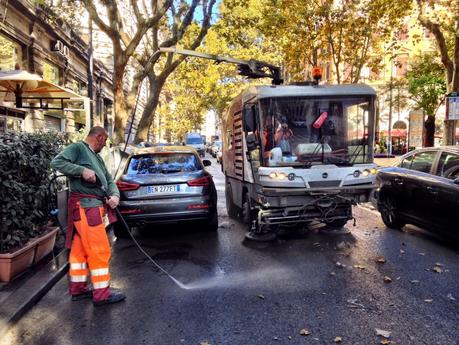 Atac e Ama non funzionano perché sono inefficienti e corrotte? Sì, ma non solo. Anche a causa nostra