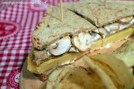 Vegan Club Sandwhich con cecina e funghi bio