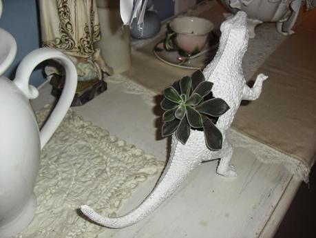 Shabby chic, il Dinosauro ripensato.....