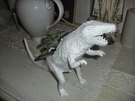 Shabby chic, il Dinosauro ripensato.....