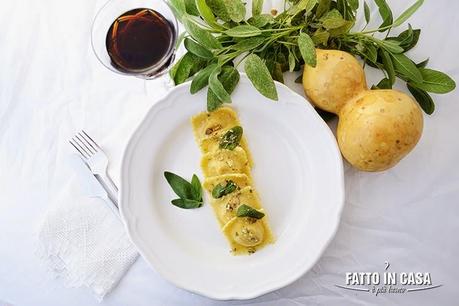 Ravioli Fatti in Casa Ripieni di  Zucca Salsiccia e Caciocavallo