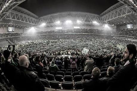 (VIDEO) Sweden: 30 000 Hammarby fans celebrate promotion to the top league