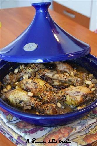 Tajine marocchina di pollo e prugne