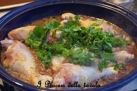 Tajine marocchina di pollo e prugne