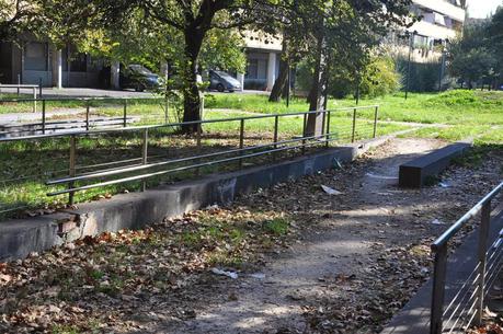 Tante foto per certificare la débacle del Villaggio Olimpico. Dovunque sarebbe stato un quartiere modello, a Roma è una fetecchia clamorosa da vergognarsi