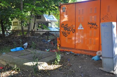 Tante foto per certificare la débacle del Villaggio Olimpico. Dovunque sarebbe stato un quartiere modello, a Roma è una fetecchia clamorosa da vergognarsi