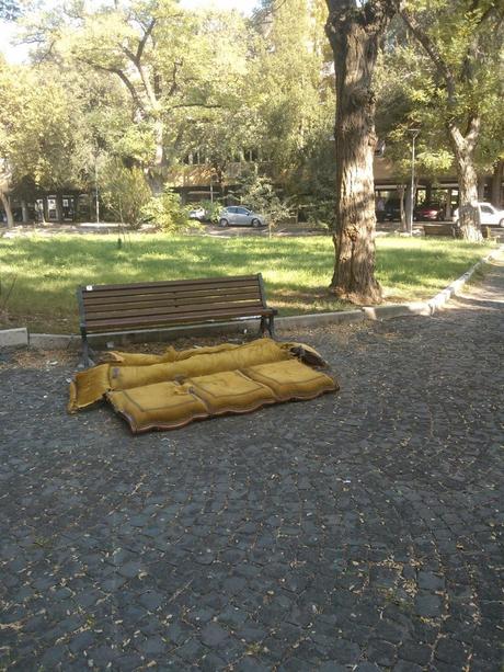 Tante foto per certificare la débacle del Villaggio Olimpico. Dovunque sarebbe stato un quartiere modello, a Roma è una fetecchia clamorosa da vergognarsi