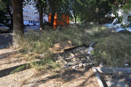 Tante foto per certificare la débacle del Villaggio Olimpico. Dovunque sarebbe stato un quartiere modello, a Roma è una fetecchia clamorosa da vergognarsi