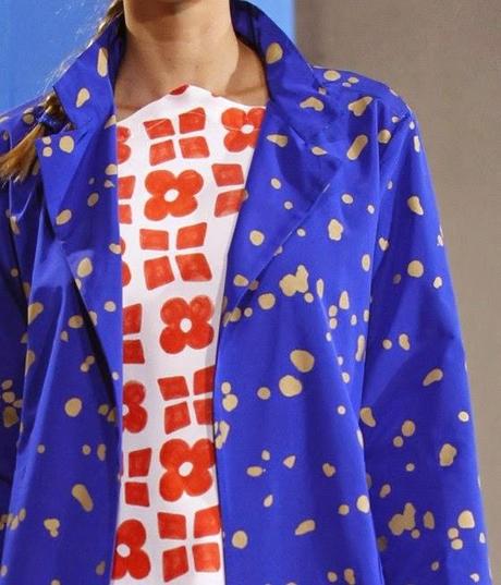 STAMPE, PATTERNS ED EFFETTI DI SUPERFICIE: BELLISSIMI DETTAGLI DALLA SETTIMANA DELLA MODA DI MILANO (MODA DONNA PRIMAVERA/ESTATE 2015) / 5