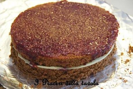 Torta ripiena al cioccolato bianco e fragole