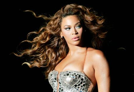 Beyoncé: ad un anno dal suo album a sorpresa una ricchissima Platinum Edition