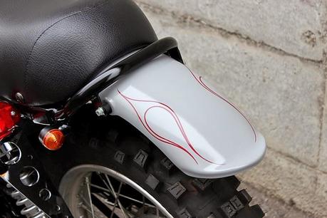 Yamaha SR 400 by BratStyle