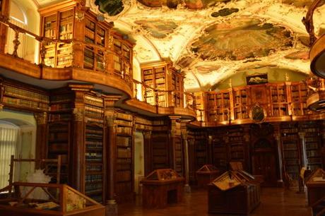 La biblioteca barocca dell'abbazia di San Gallo - Svizzera