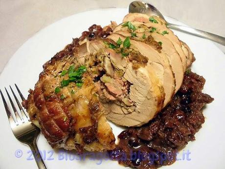 Roast turkey with chestnut stuffing, tacchino ripieno di castagne con cranberry sauce