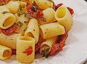 Pasta aglio, olio, peperoncino pomodorini secchi garlic, olive oil, pepper dried tomatoes