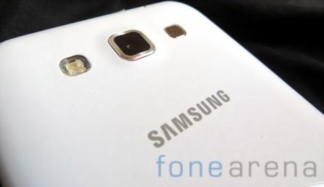 Samsung-Galaxy-Grand-Quattro-Unboxing-18