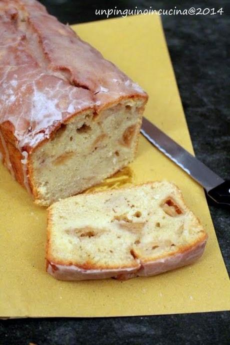 Cake di mele e vaniglia glassato alla cannella 