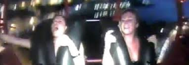 Incredibile video - Ragazza britannica ha un orgasmo mentre va in giostra