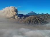 Distruzione creazione: vulcano Bromo sull’isola Java Indonesia