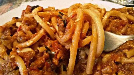 Spaghetti alla chitarra al sapore di melanzane