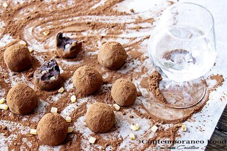 tartufi al cioccolato fondente gocce di arancia cointreau 4 contemporaneo food Tartufi al cioccolato fondente con gocce morbide darancia e Cointreau