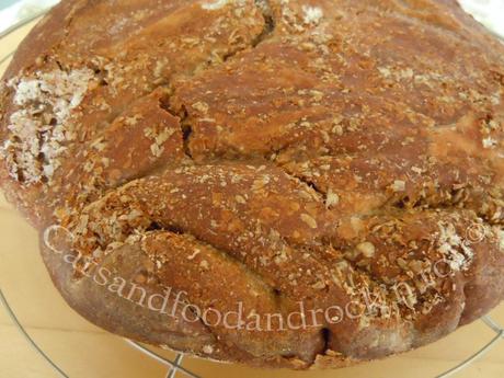 No-knead bread alla Guinness e latticello, con farina di teff