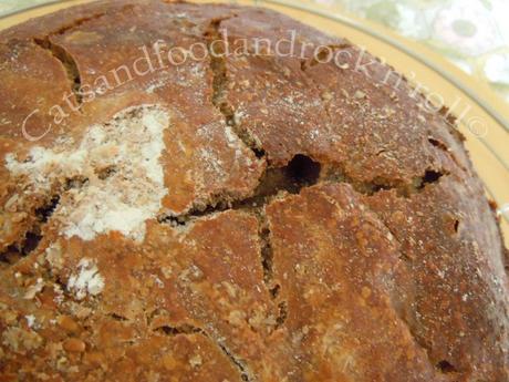 No-knead bread alla Guinness e latticello, con farina di teff