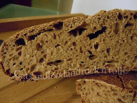 No-knead bread alla Guinness e latticello, con farina di teff