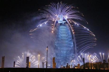 IL BURJ AL ARAB DI DUBAI FESTEGGIA I 15 ANNI DI VITA