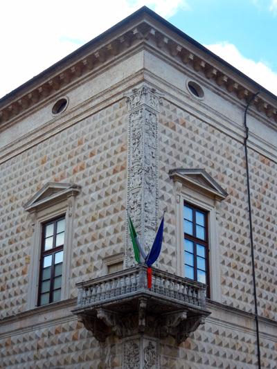 Ferrara,palazzo dei diamanti, viaggiandovaldi