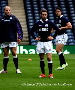 Greig Laidlaw e Euan Murray (sullo sfondo, Sean Maitland) sul campo del BT Murrayfield