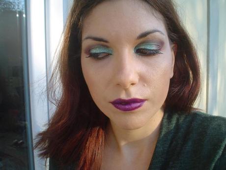 Makeup look con gli Atomic Lipstick di Makeup Revolution