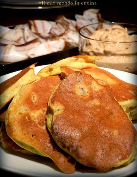 BLINI alle noci e MARRONI con LARDO di Colonnata e salsa ai FUNGHI