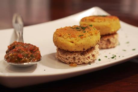 Mini burger di lenticchie rosse con salsa alla marinara