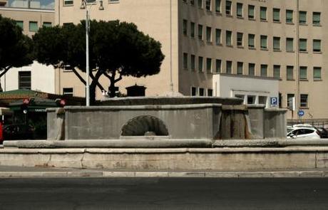 fontana piazzale eroi 2