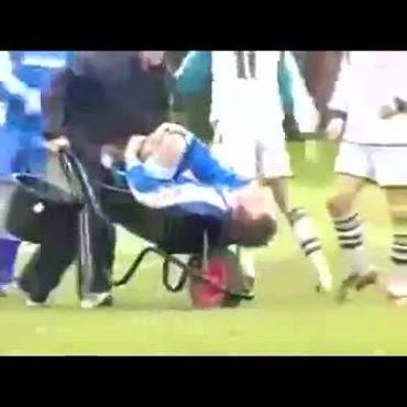 (VIDEO)Funny tackle... only in Sunday League Football