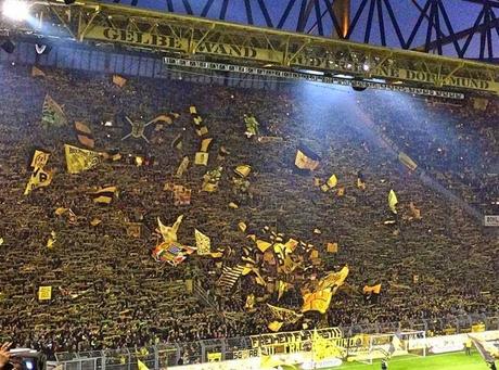 (VIDEO)Jurgen Klopp celebrates Borussia Dortmund’s win v Gladbach with the Yellow Wall
