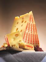 Ciambella rustica alla zucca con speck ed Emmentaler DOP - il formaggio svizzero CON i buchi
