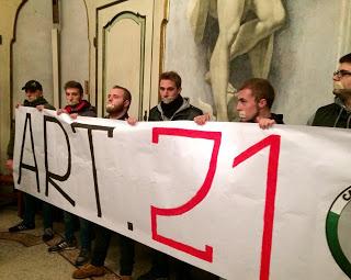 PAVIA. Attivisti di CasaPound irrompono in consiglio comunale